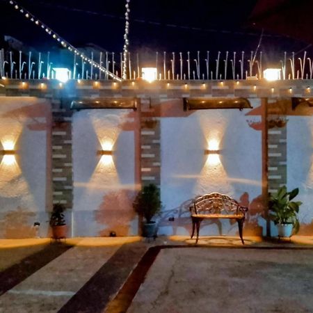 Topaz Bed & Breakfast Hotel Сан Хосе Екстериор снимка